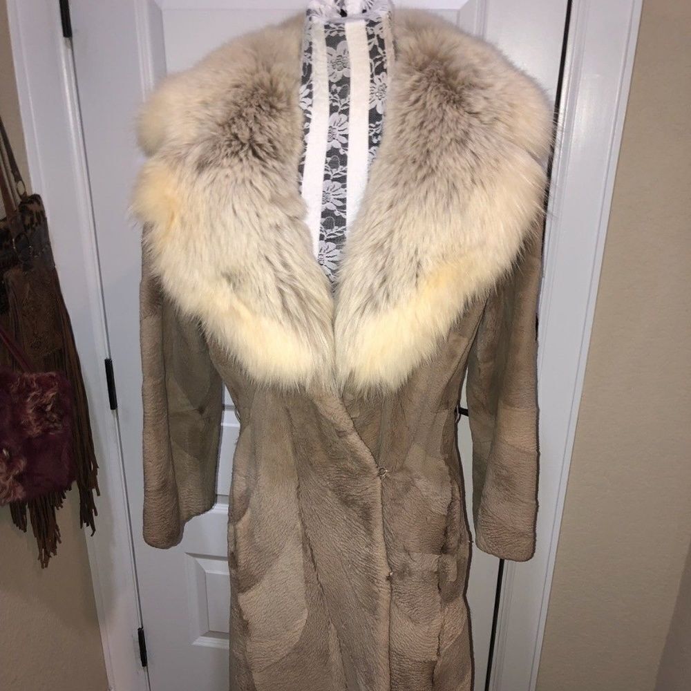 Sheared‎ Beaver Coat with Huge Fox Collar